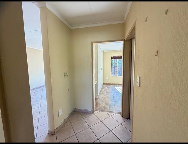2 BEDROOM TOWNHOUSE FOR SALE IN ANDEON